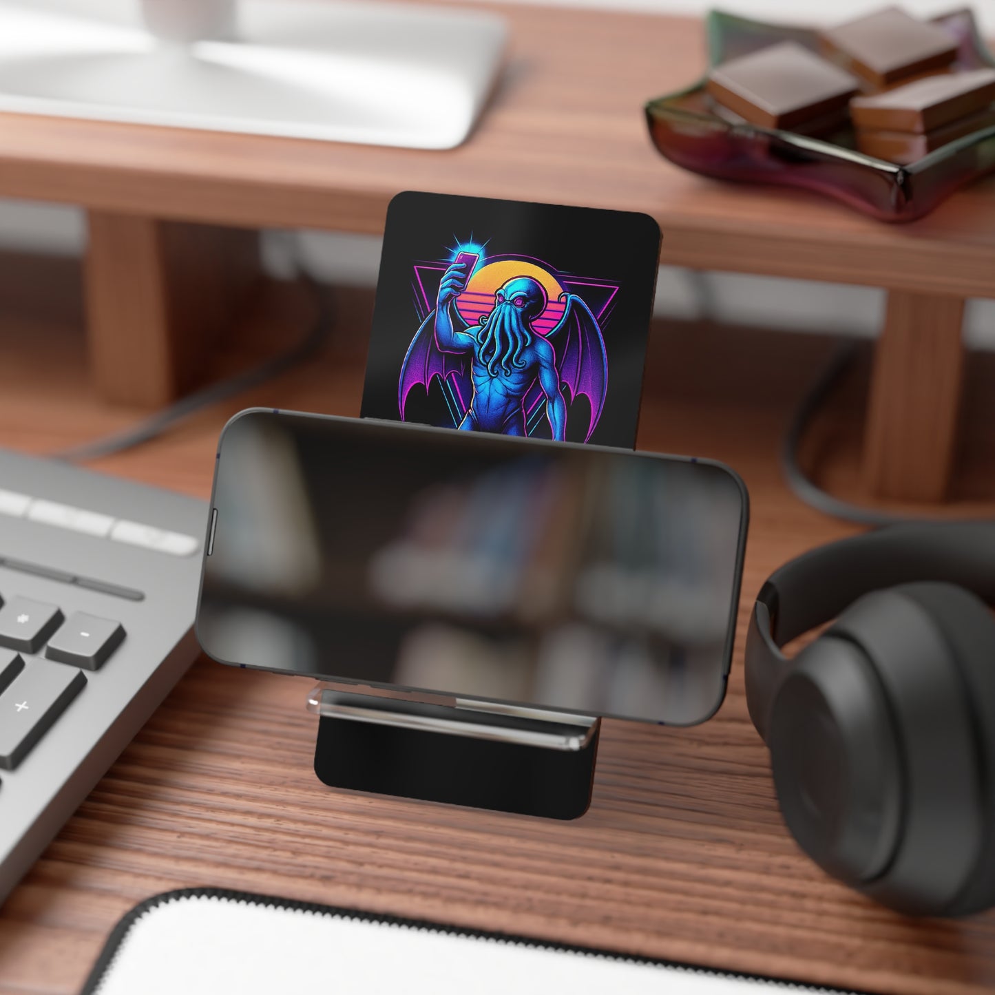 Synthwave Cthulhu Funny Phone Stand, Lovecraft Horror Parody Smartphone Holder